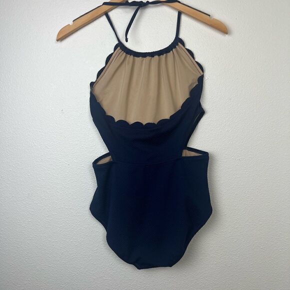 Old Navy Textured Scallop-Edged Cutout Swimsuit for Girls size XXL(16) - Picture 3 of 4